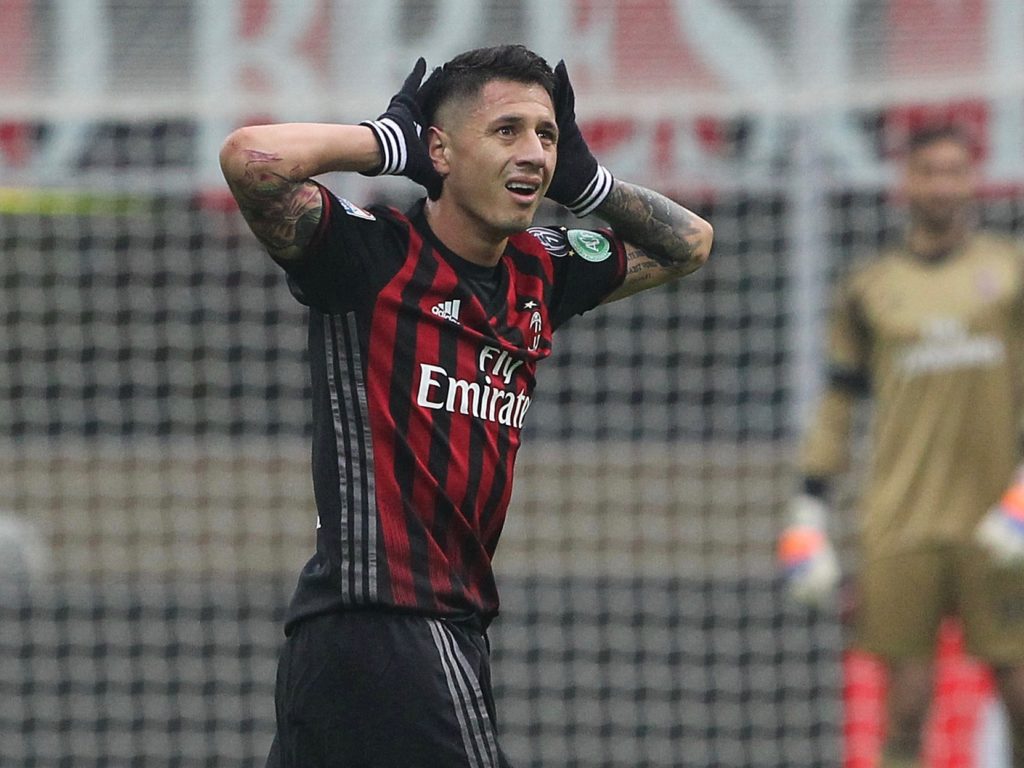 AC Milan v FC Crotone - Serie A