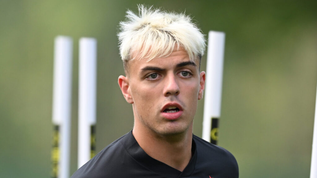 AC Milan Training Session &amp; Press Conference