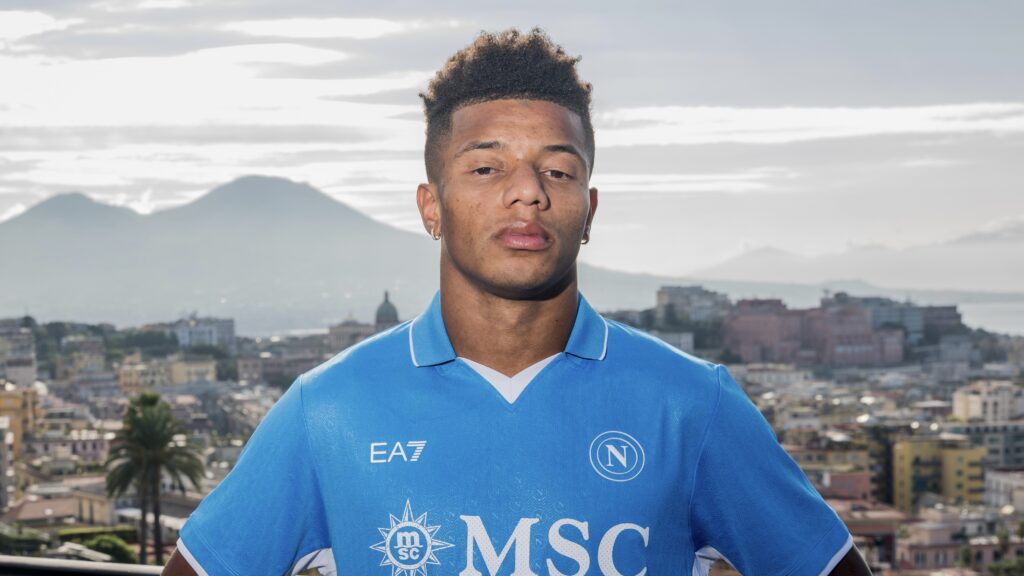 SSC Napoli Unveil New Signing David Neres