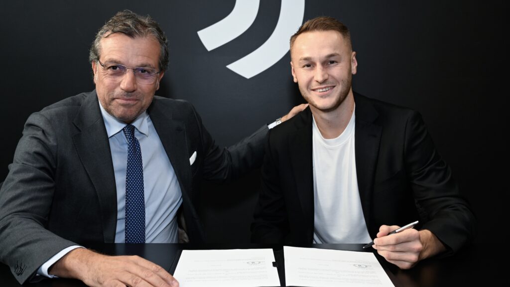 Juventus Unveil New Signing Teun Koopmeiners