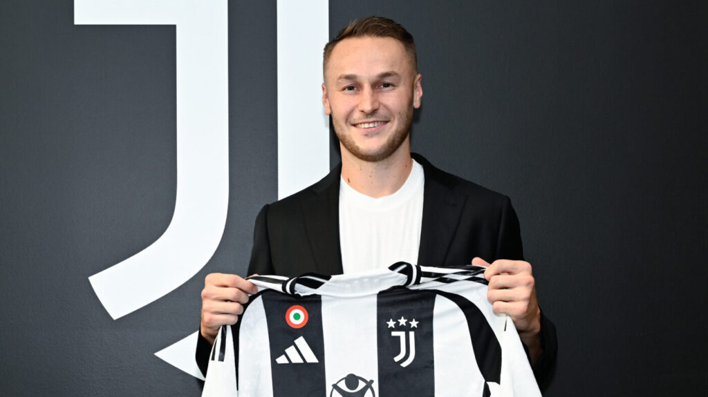 Juventus Unveil New Signing Teun Koopmeiners