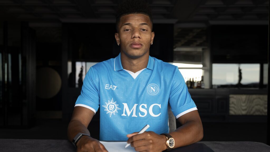SSC Napoli Unveil New Signing David Neres