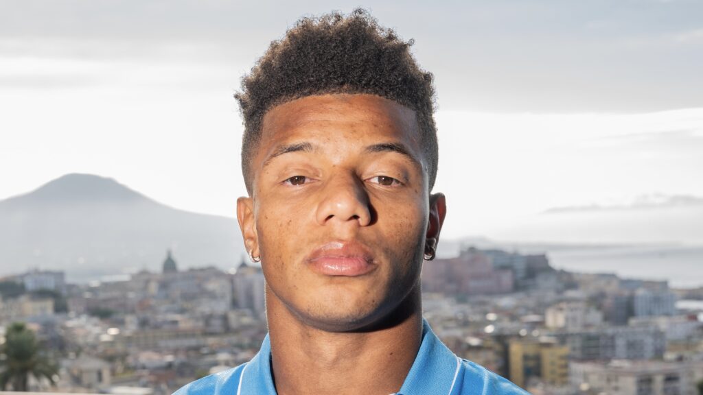 SSC Napoli Unveil New Signing David Neres