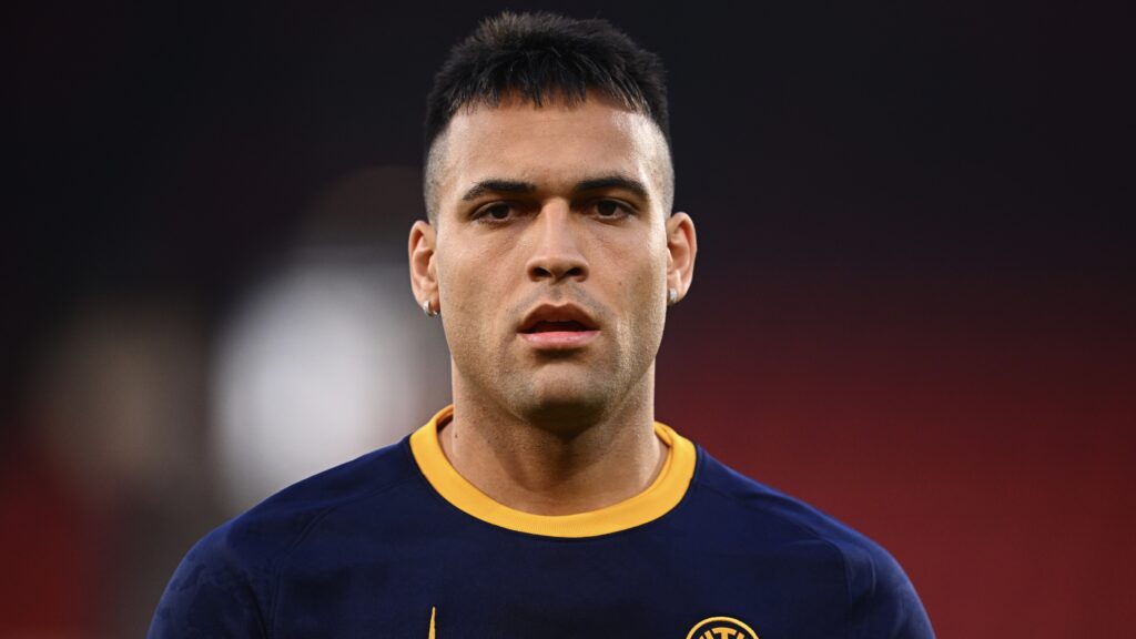 Feyenoord v FC Internazionale Milano - UEFA Champions League 2024/25 Round of 16 First Leg