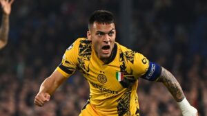 Feyenoord v FC Internazionale Milano - UEFA Champions League 2024/25 Round of 16 First Leg