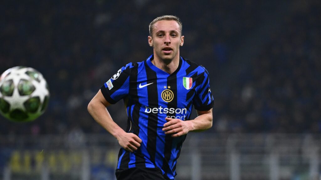FC Internazionale Milano v Feyenoord - UEFA Champions League 2024/25 Round of 16 Second Leg
