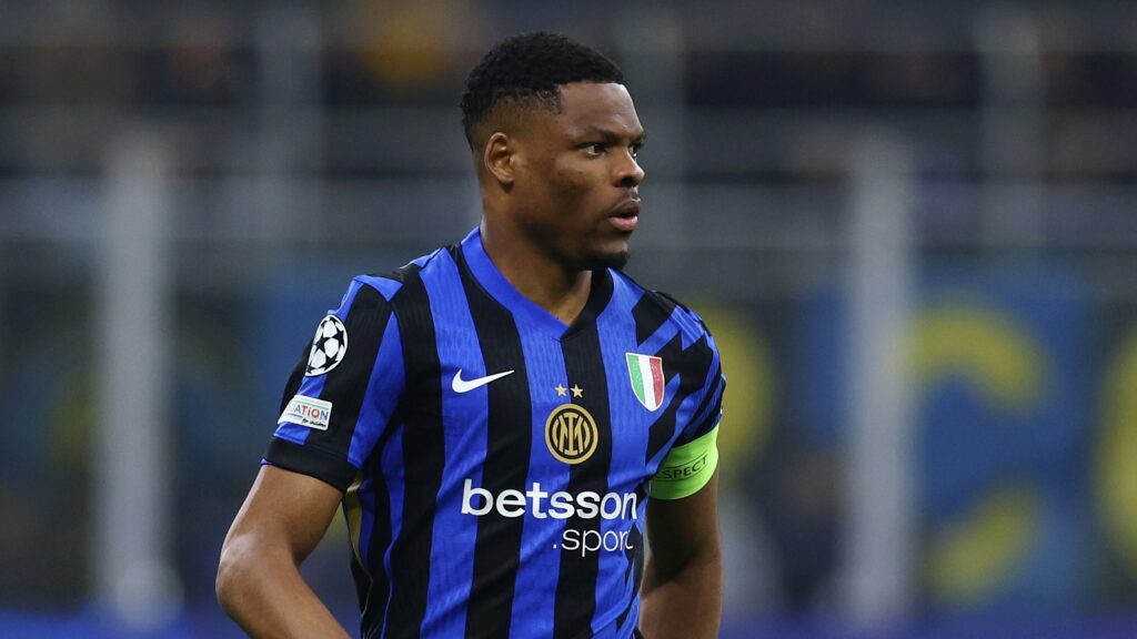 FC Internazionale Milano v Feyenoord - UEFA Champions League 2024/25 Round of 16 Second Leg