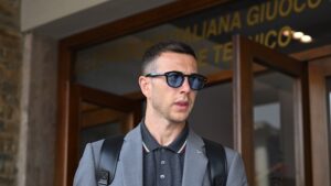 Italy Travel To England