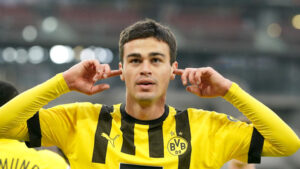 VfB Stuttgart v Borussia Dortmund - Bundesliga