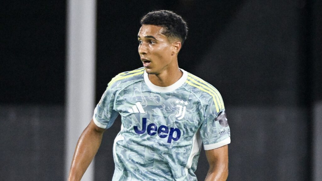 Al Ain FC v Juventus FC: Group G - FIFA Club World Cup 2025