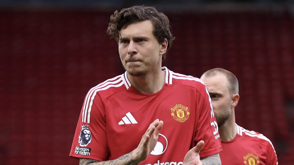 Manchester United FC v Aston Villa FC - Premier League
