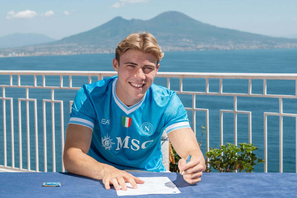 SSC Napoli Unveil New Signings  Eljif Elmas And Rasmus Hojlund